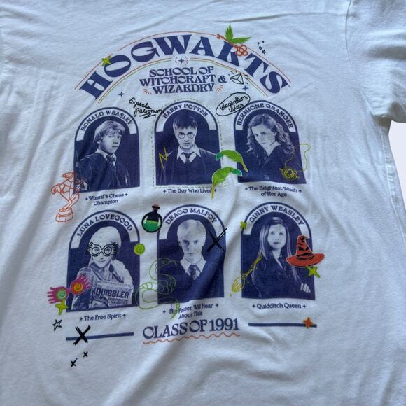 Harry Potter Hogwarts Yearbook “Class of 1991” Graphic Tee White Unisex M - Picture 5 of 7